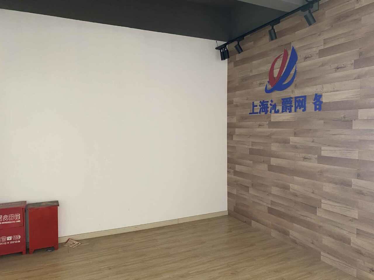 新静安（闸北） 巨丰商务广场 155平米 精装修