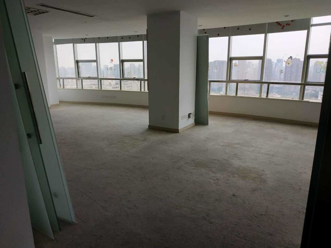 联通国际大厦200平米办公室出租_3.50元/m²/天