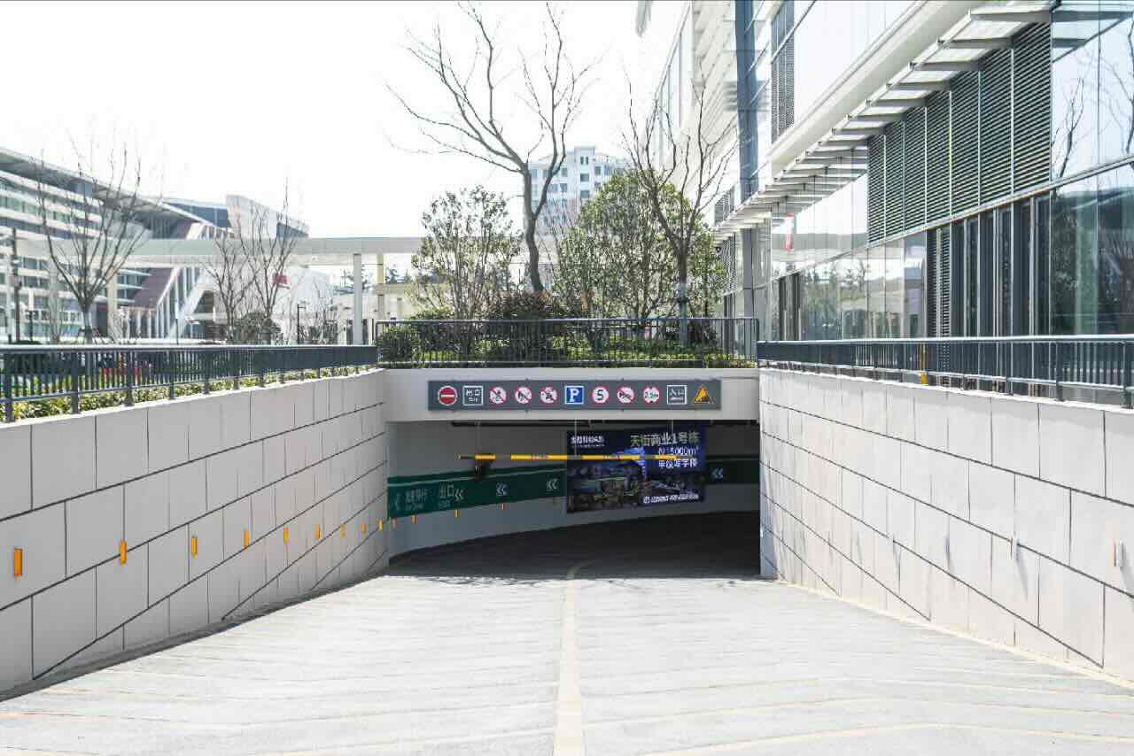 龙湖上海闵行蓝海引擎