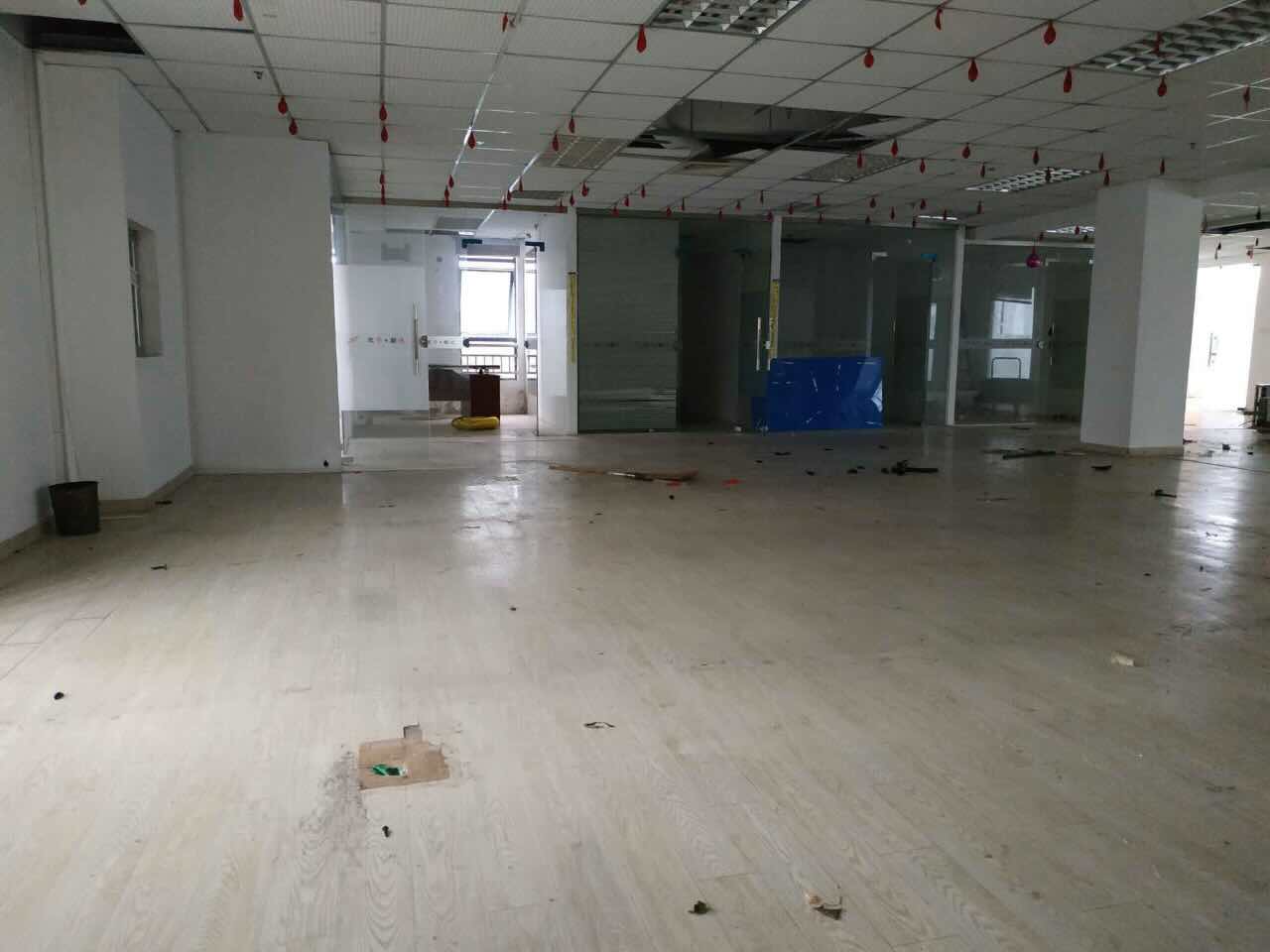 巨丰商务广场新静安（闸北） 巨丰商务广场 330平米 简装修
