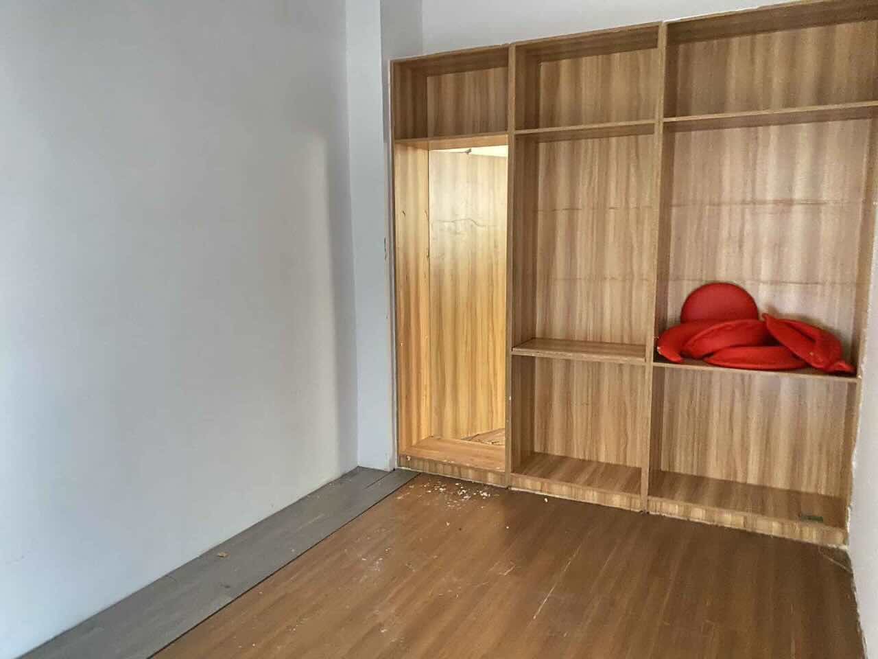 巨丰商务广场新静安（闸北） 巨丰商务广场 130平米 简装修