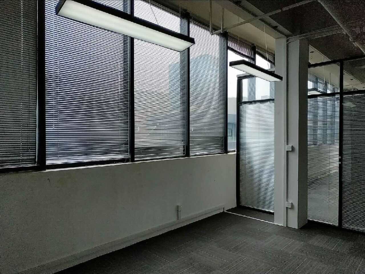 大宁中心广场新静安（闸北） 大宁中心广场 273平米 精装修