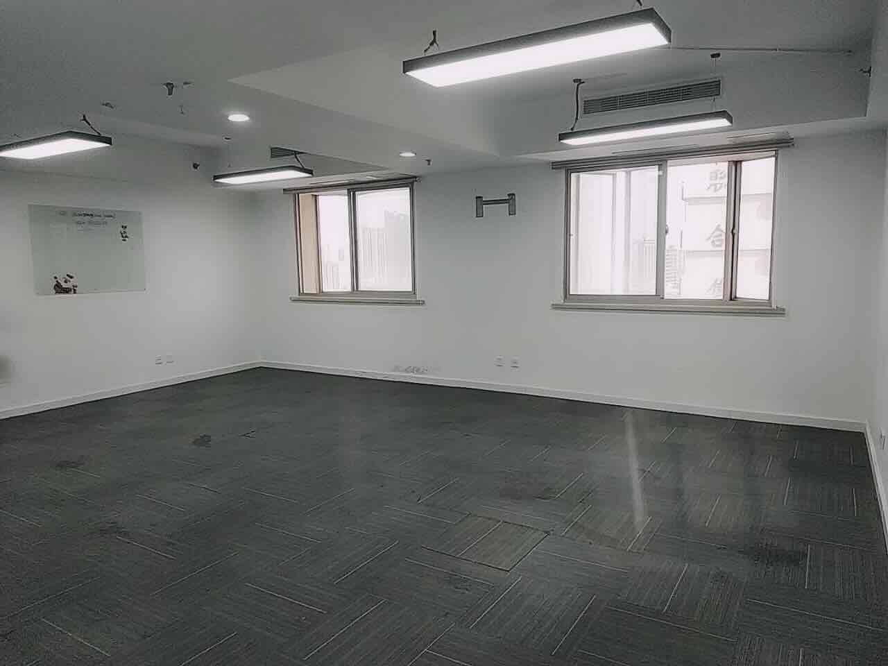 新梅华东大酒店新静安（闸北） 新梅华东大酒店 82平米 中等装修