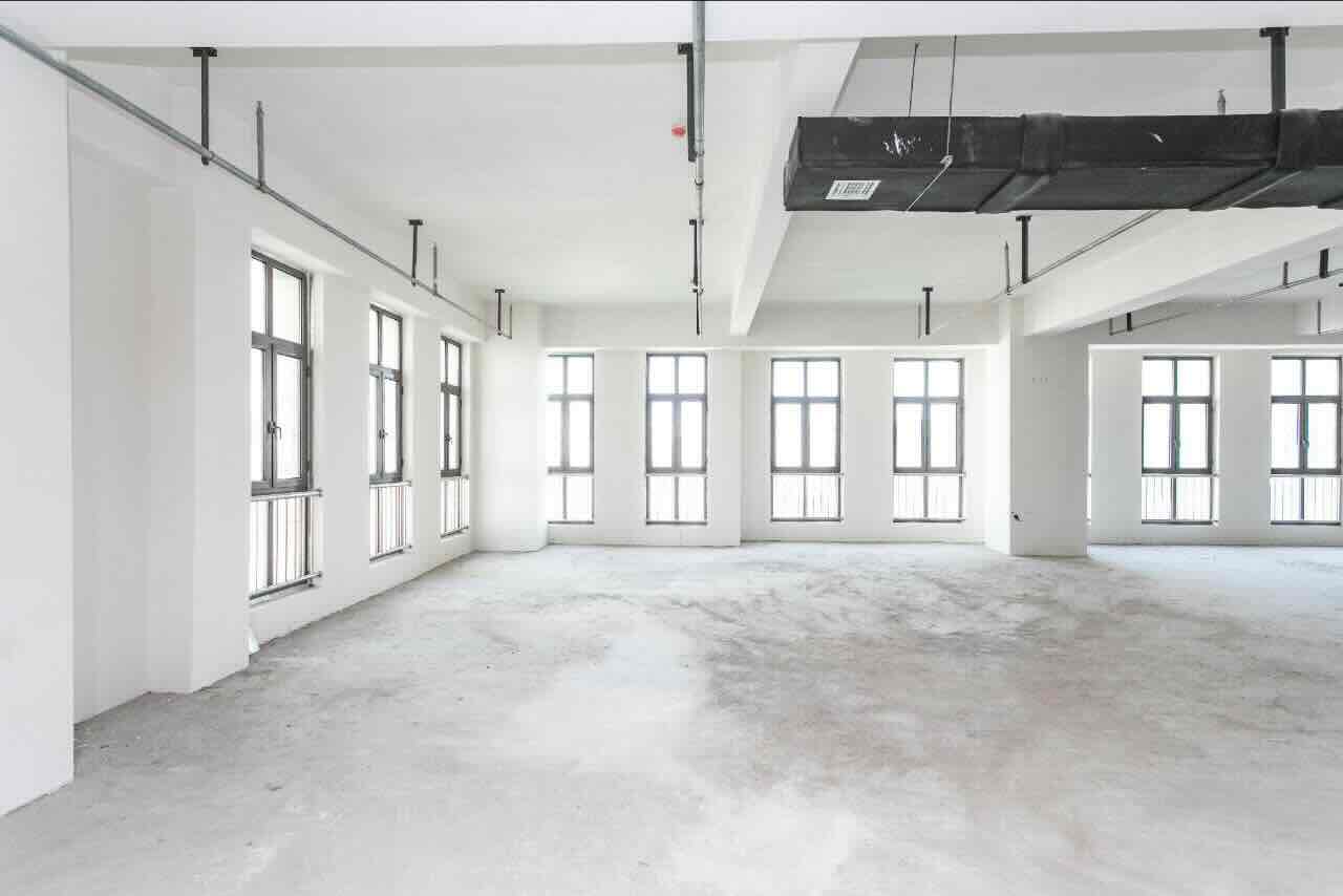 近铁虹桥中心133平米办公室出租_4.30元/m²/天