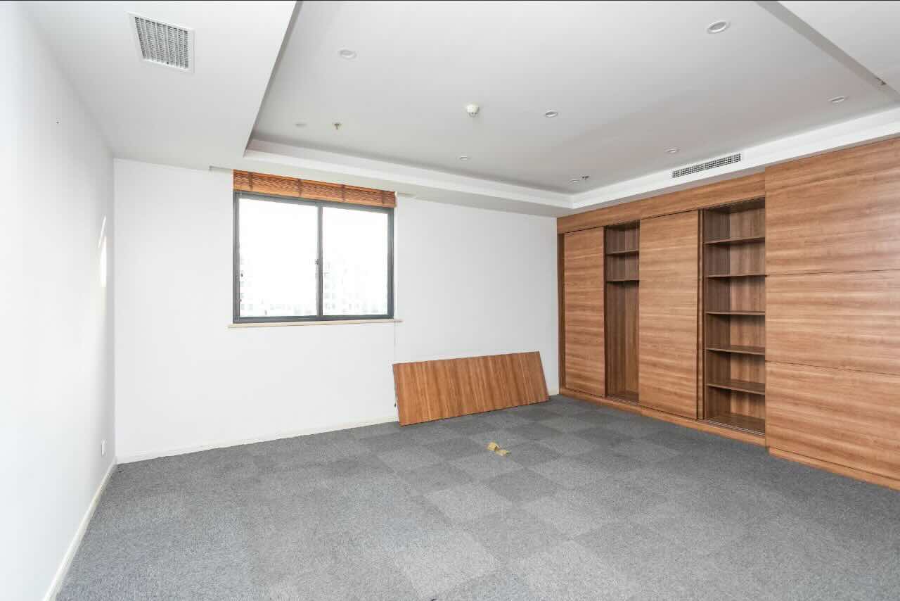 虹桥德必易园闵行 虹桥德必易园 658平米 中等装修