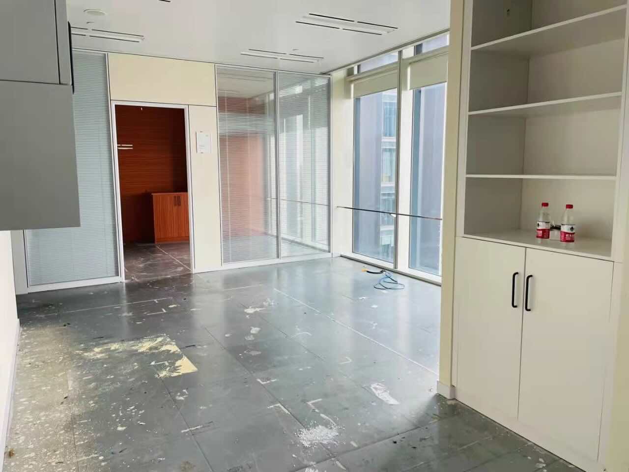 中庚环球创意中心闵行 中庚环球创意中心 305平米 简装修