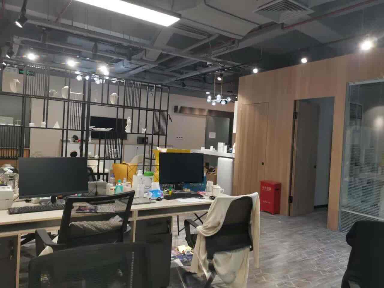 龙湖虹桥天街闵行 龙湖虹桥天街 109平米 精装修