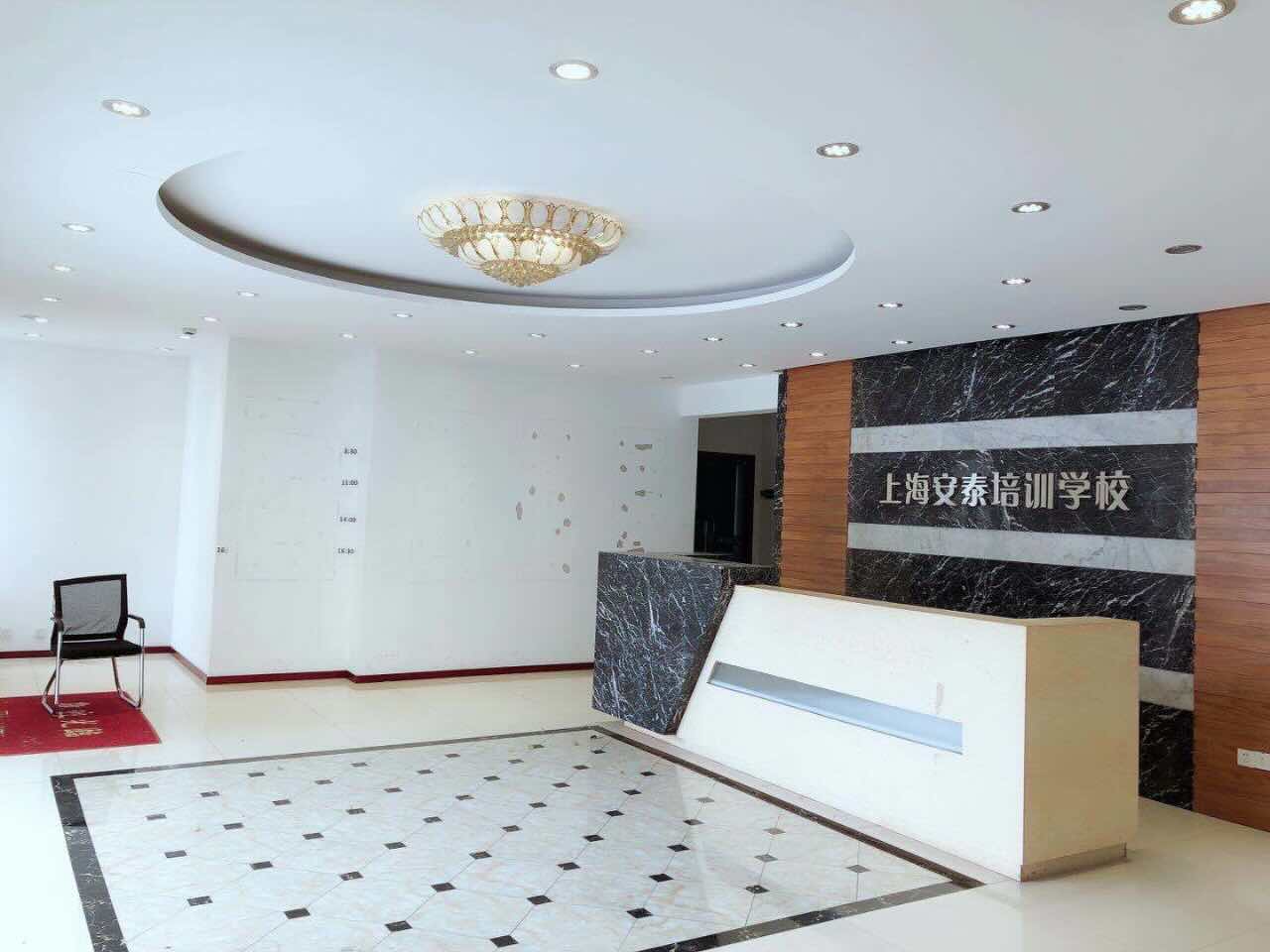 闵行 福克斯（春申路店） 850平米 中等装修
