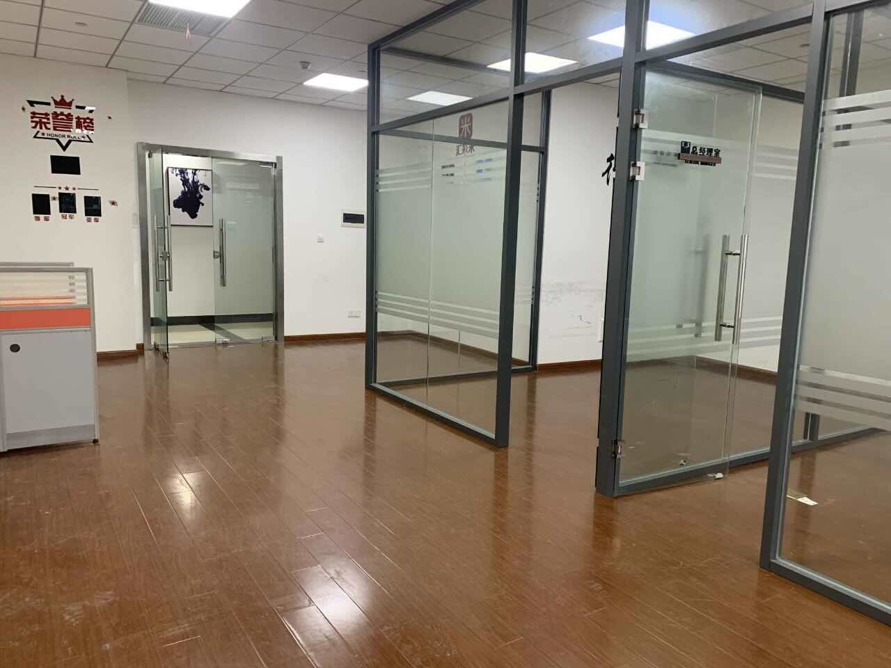 坤大科技楼105平米办公室出租_1.60元/m²/天