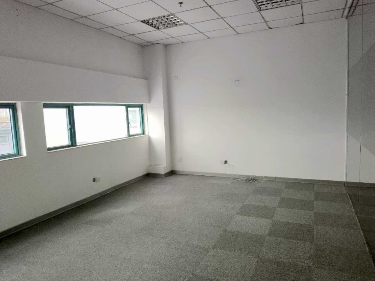 福克斯（沪光东路店）闵行 福克斯（沪光东路店） 94平米 简装修