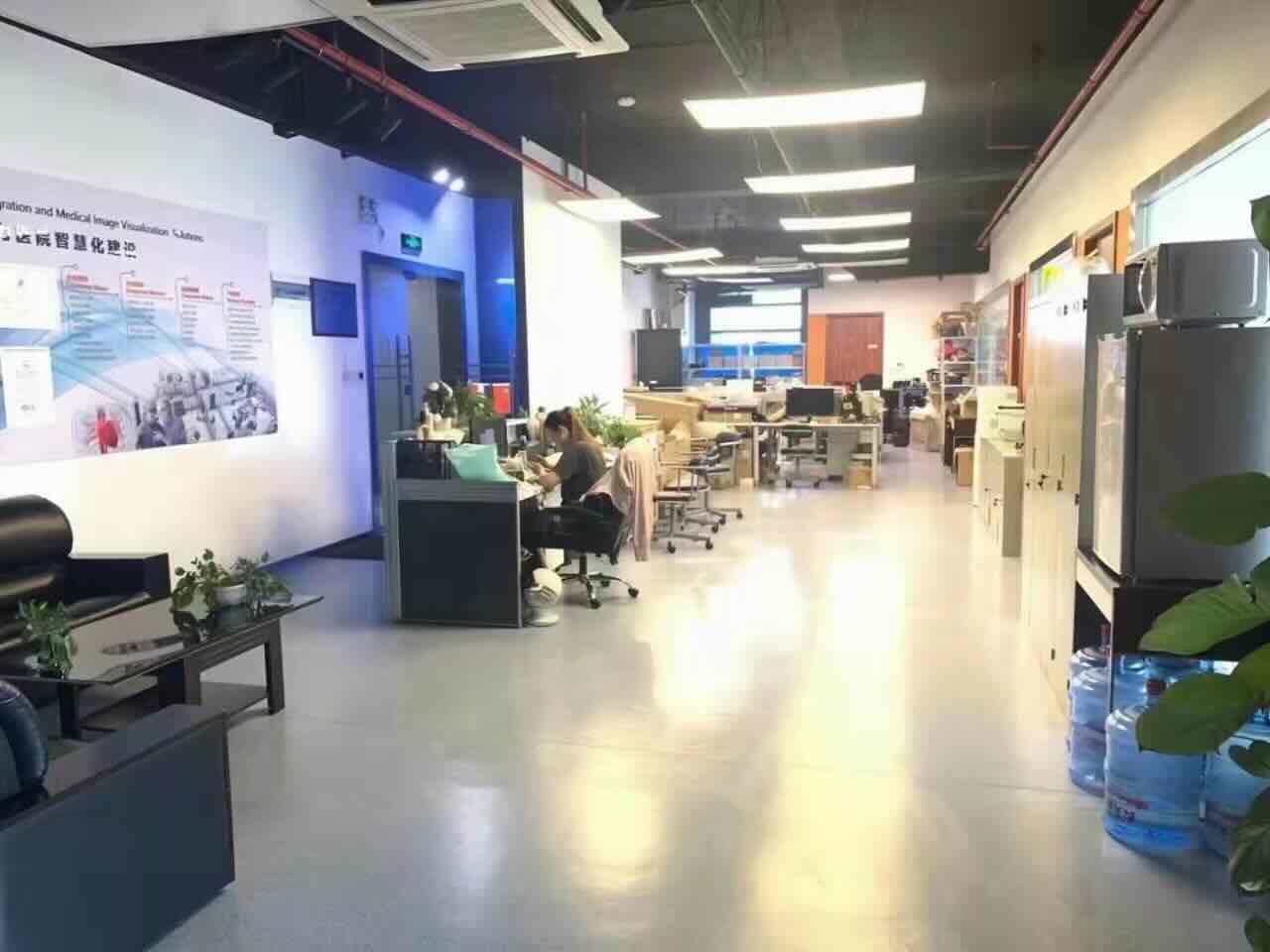 普罗娜商务广场长风生态商务区，普罗娜商务广场，350平米精装修出租