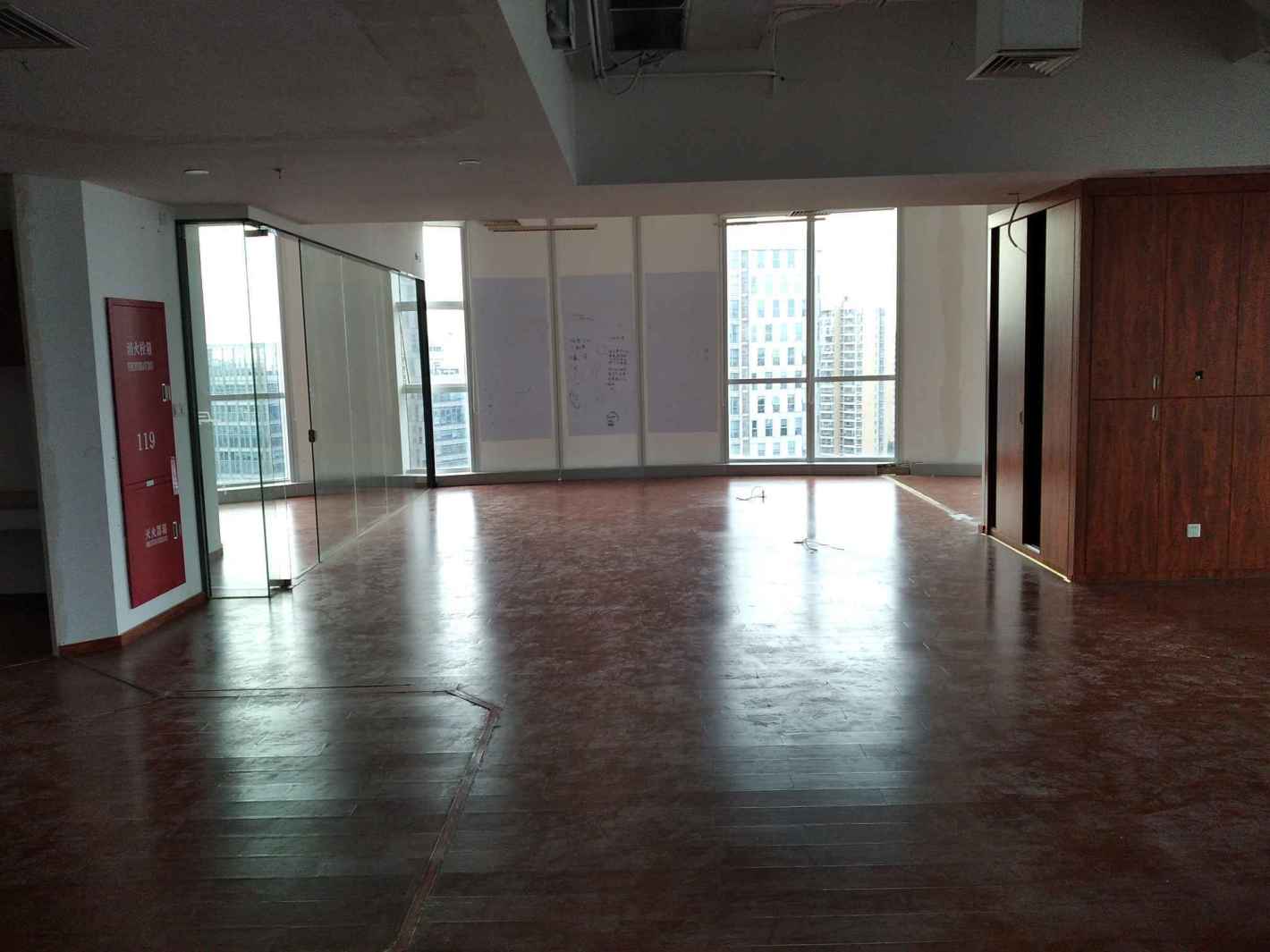近铁城市广场13号线真北路地铁口 精装带家具 独立空调 高品质办公楼