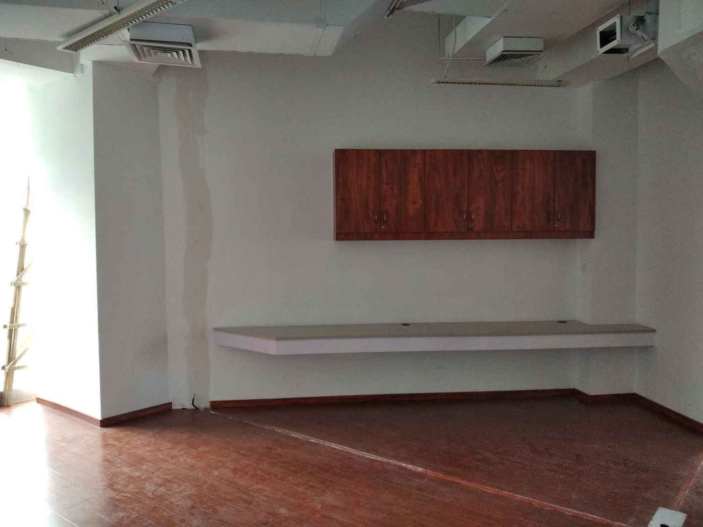 近铁城市广场13号线真北路地铁口 精装带家具 独立空调 高品质办公楼