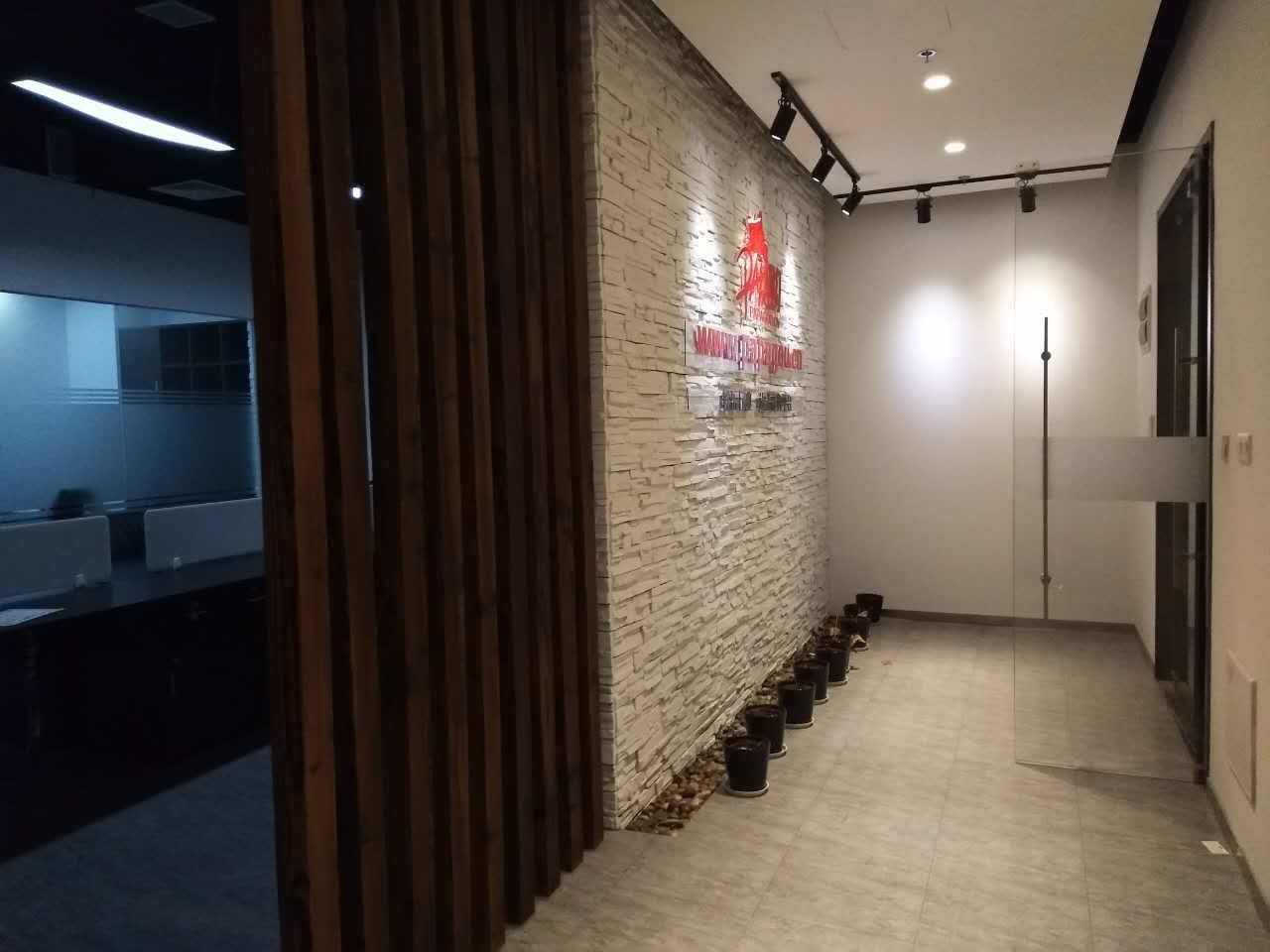 近铁城市广场真北路中环口126平4元出租，近铁城市广场，随时看房