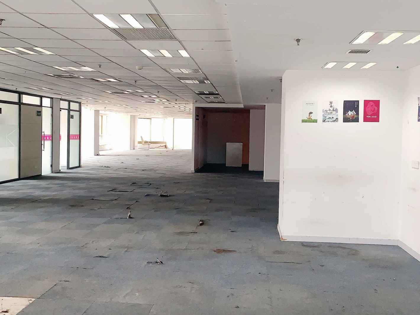圣诺亚大厦13号线真北路地铁站80平圣诺亚，办公室出租