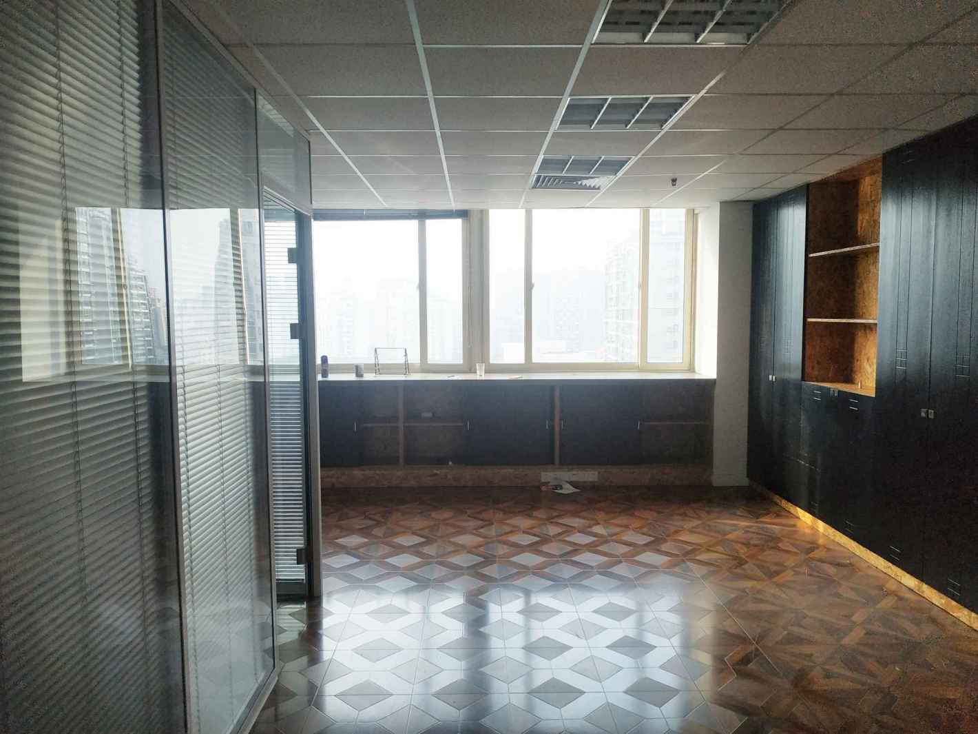 七建大厦45平米办公室出租_3.30元/m²/天