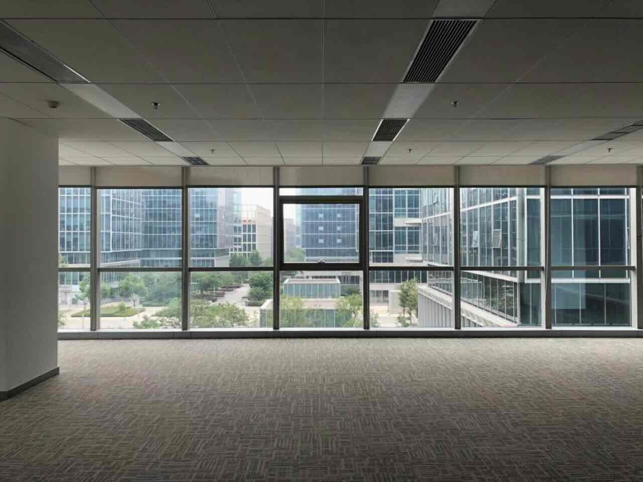 联泰中心虹桥火车站 联泰中心 2082平米 中等装修