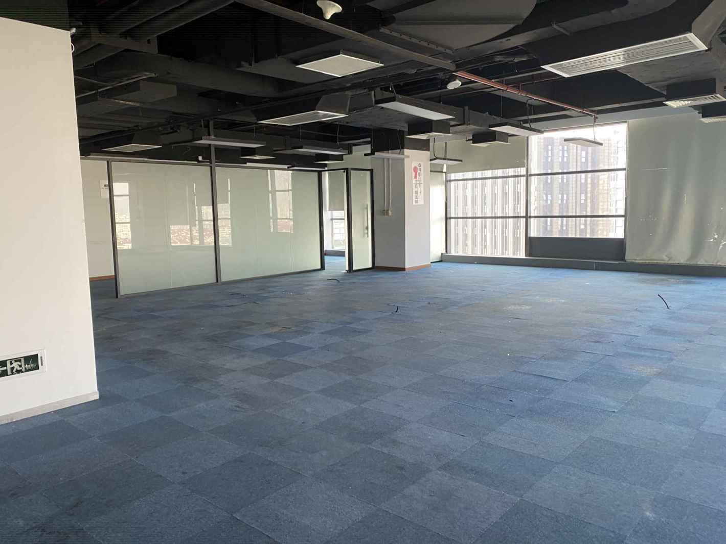 启迪大厦233平米办公室出租_4.00元/m²/天