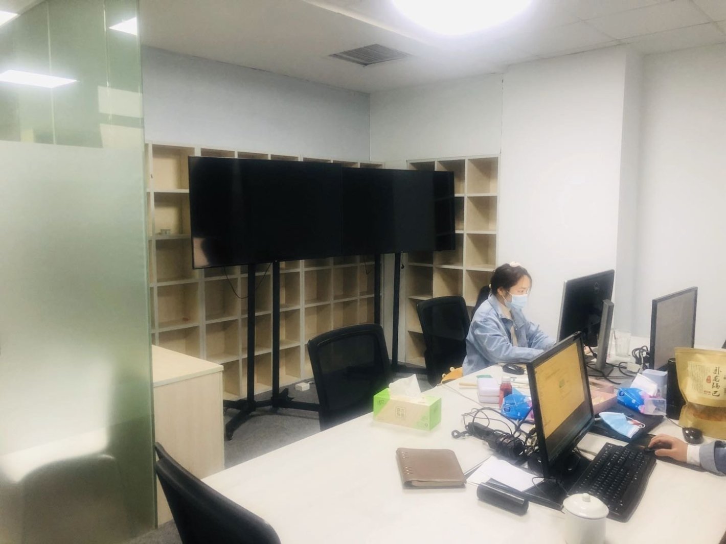 上海丽婴房营运总部大楼188平米办公室出租_4.00元/m²/天