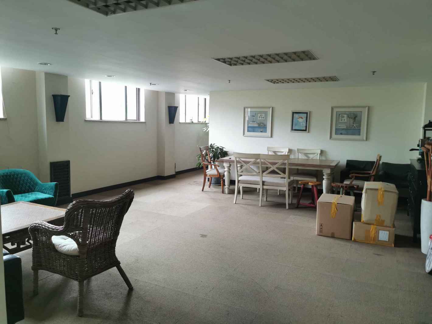 锦荣国际大酒店商务楼新静安（闸北） 锦荣国际大酒店商务楼 722平米 精装修