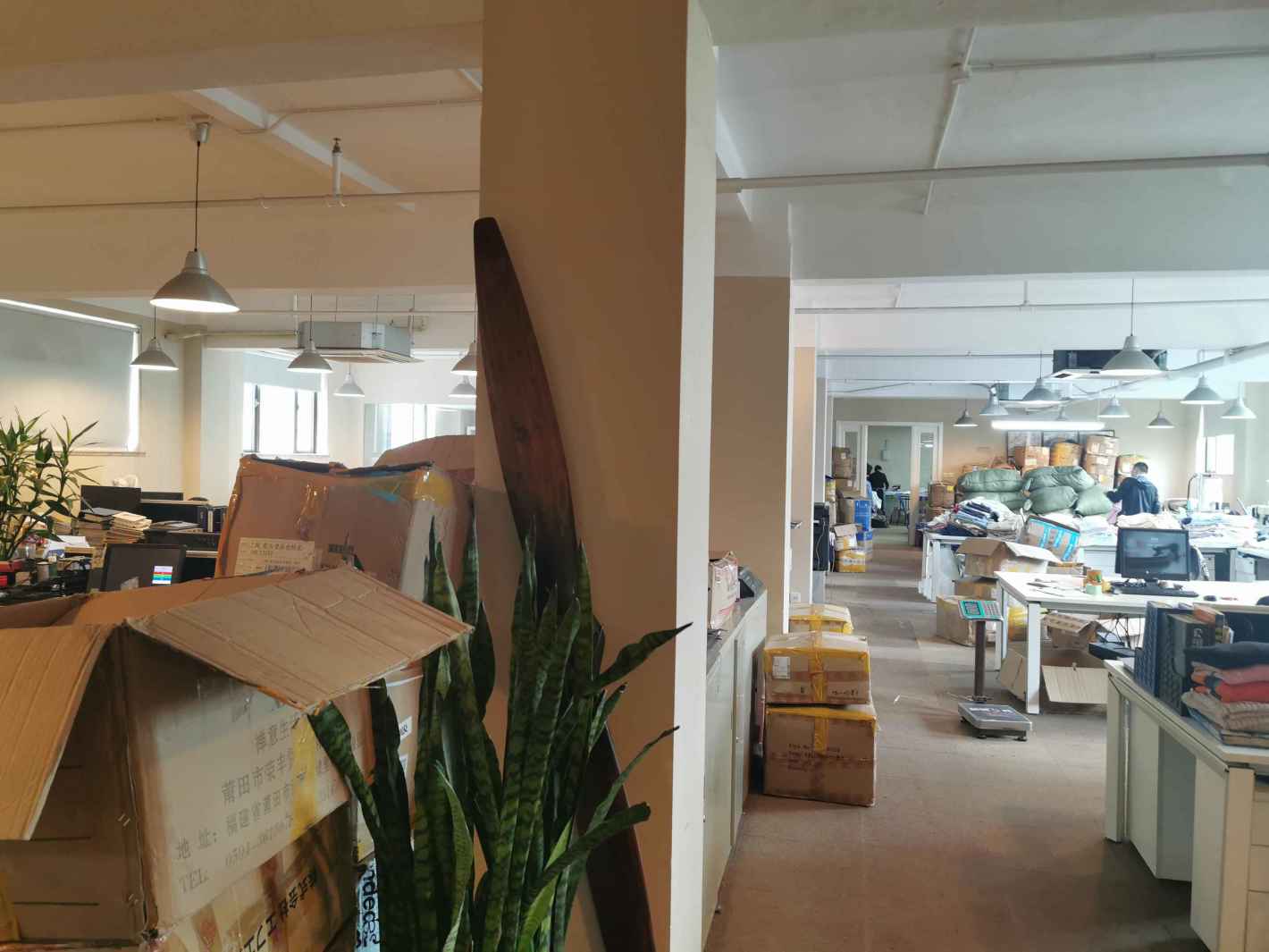 锦荣国际大酒店商务楼新静安（闸北） 锦荣国际大酒店商务楼 722平米 精装修
