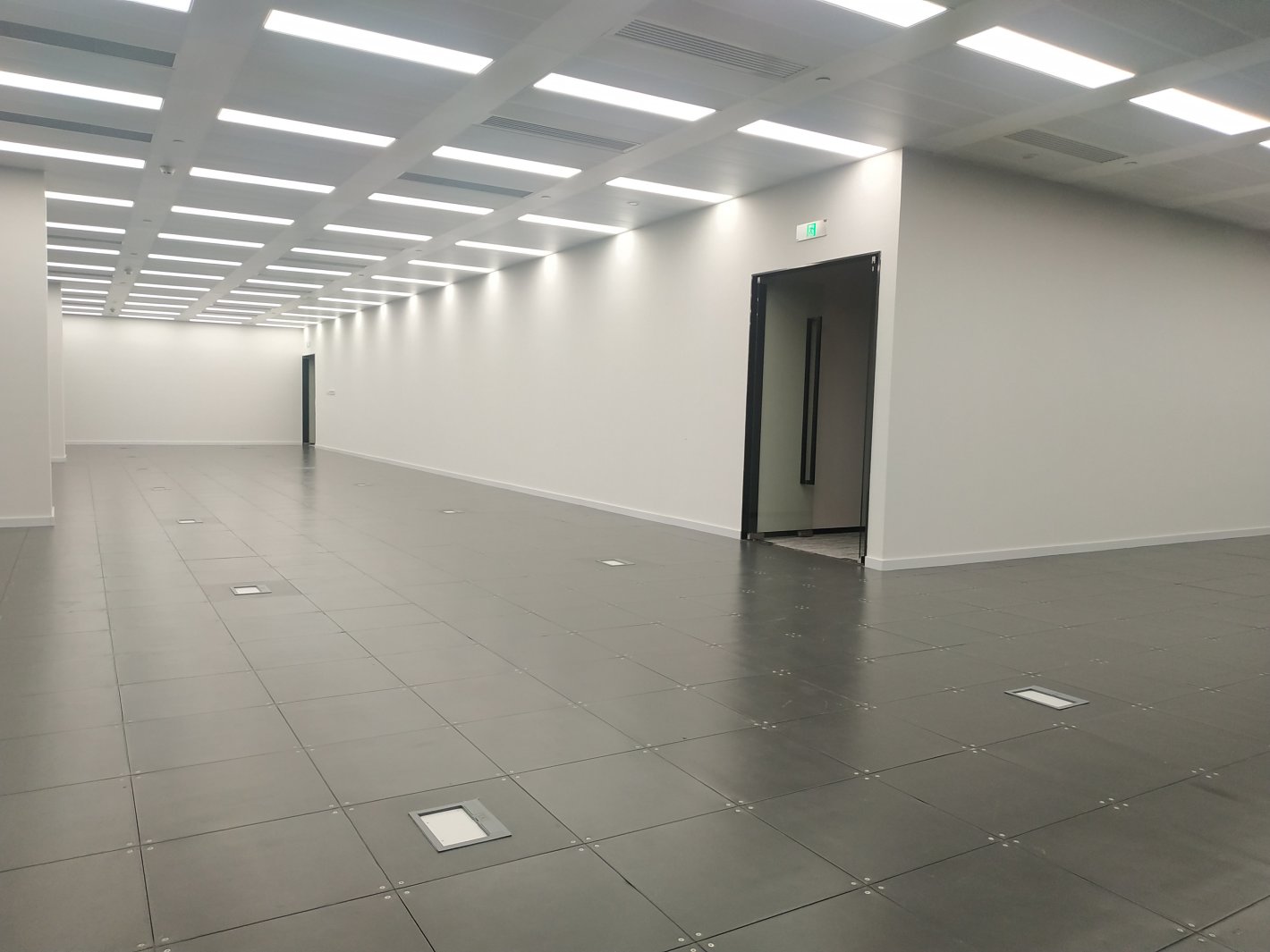 新静安（闸北） 盈凯文创广场 1521平米 简装修