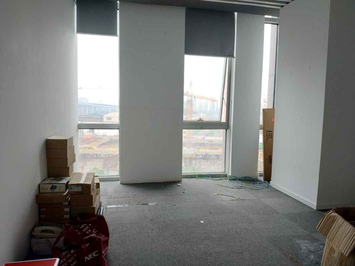 上勤大厦新静安（闸北） 上勤大厦 300平米 简装修