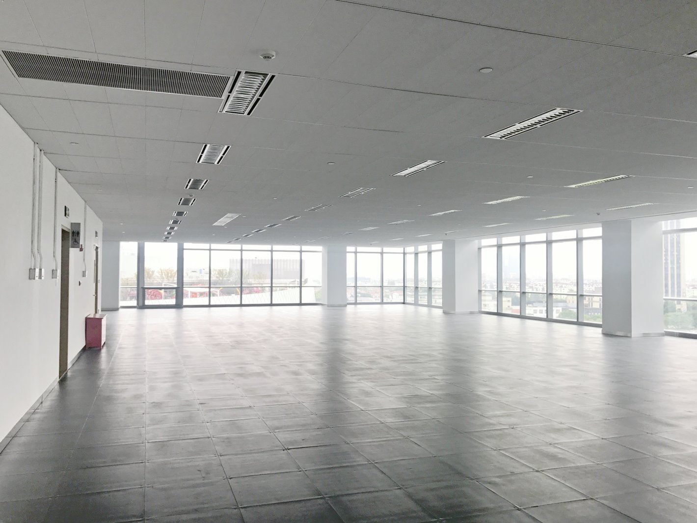 上海长宁国际发展广场长宁 上海长宁国际发展广场 1600平米 简装修