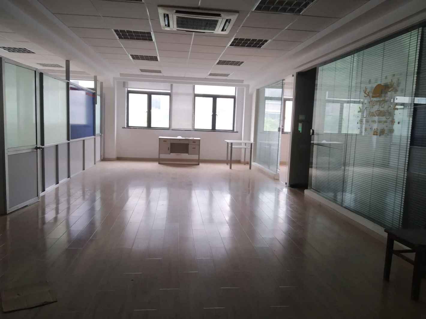 市北商务楼新静安（闸北） 市北商务楼 230平米 简装修