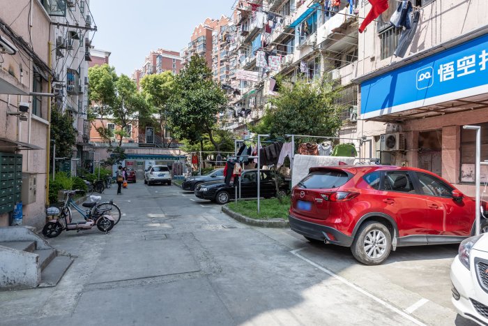 万航渡路2526号