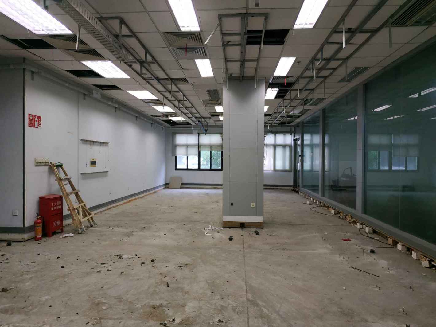 新业大楼徐汇 新业大楼 914平米 精装修