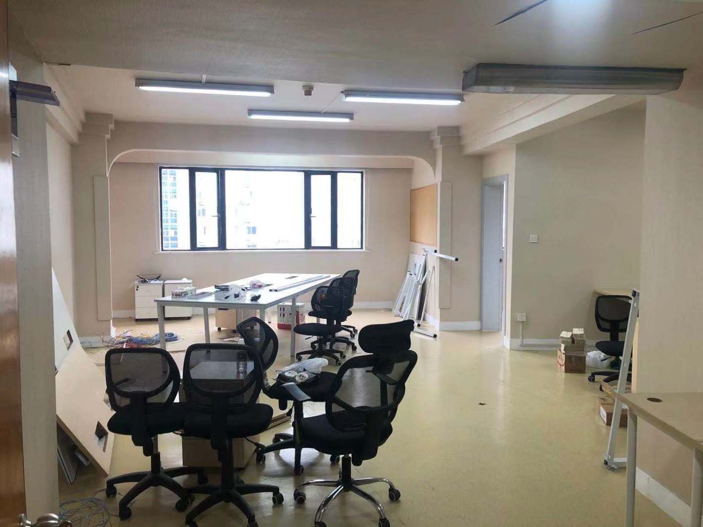 上海明珠大饭店写字楼80平米办公室出租_3.80元/m²/天