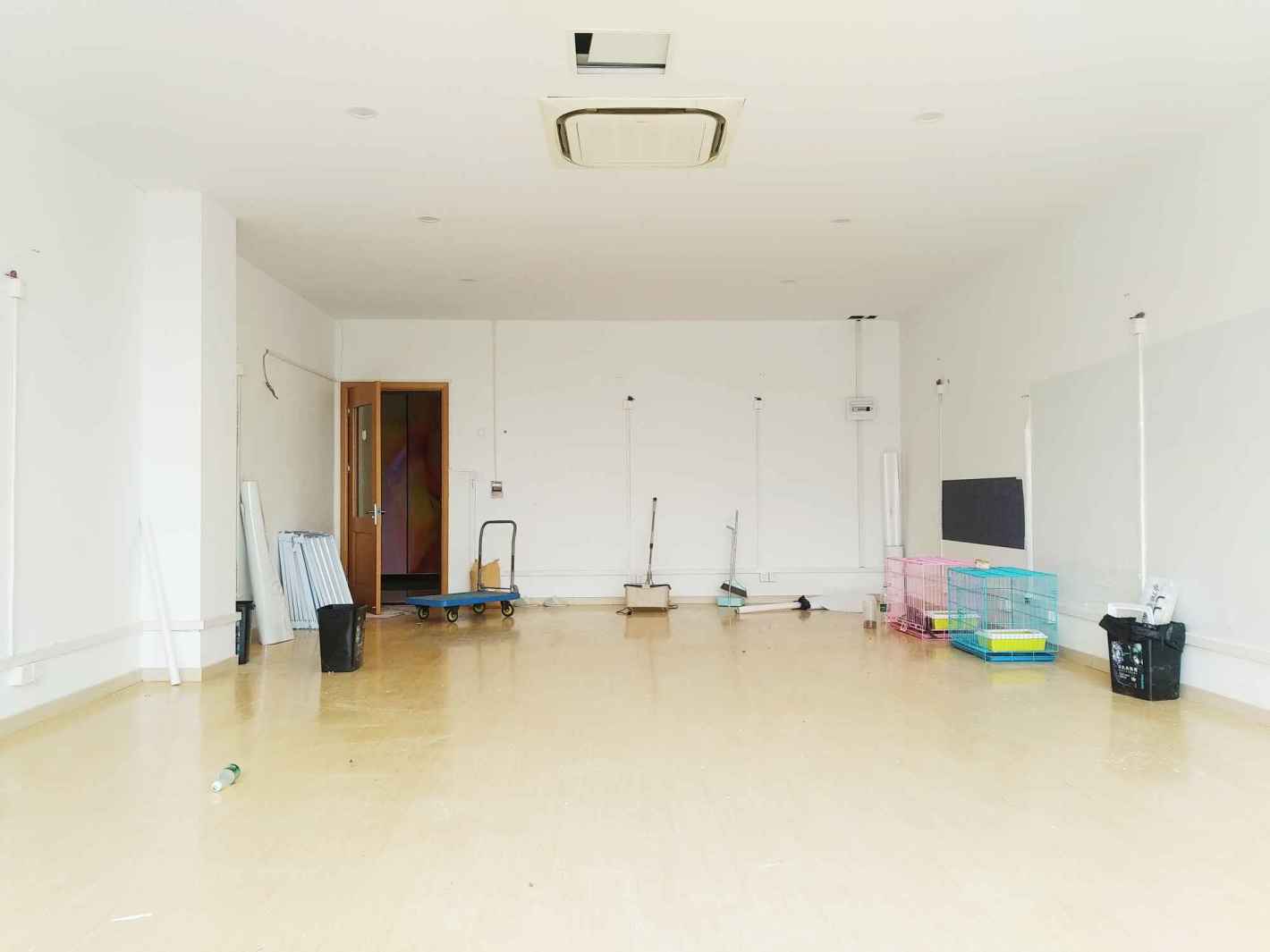 长征坊105平米办公室出租_2.00元/m²/天