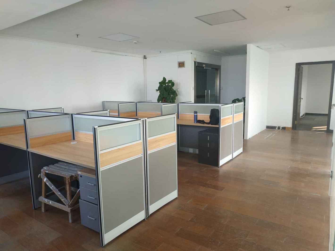 上海通联大厦161平米办公室出租_2.00元/m²/天