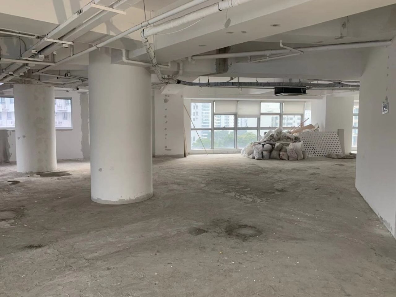 普陀中港汇大厦178平米办公室出租_4.80元/m²/天