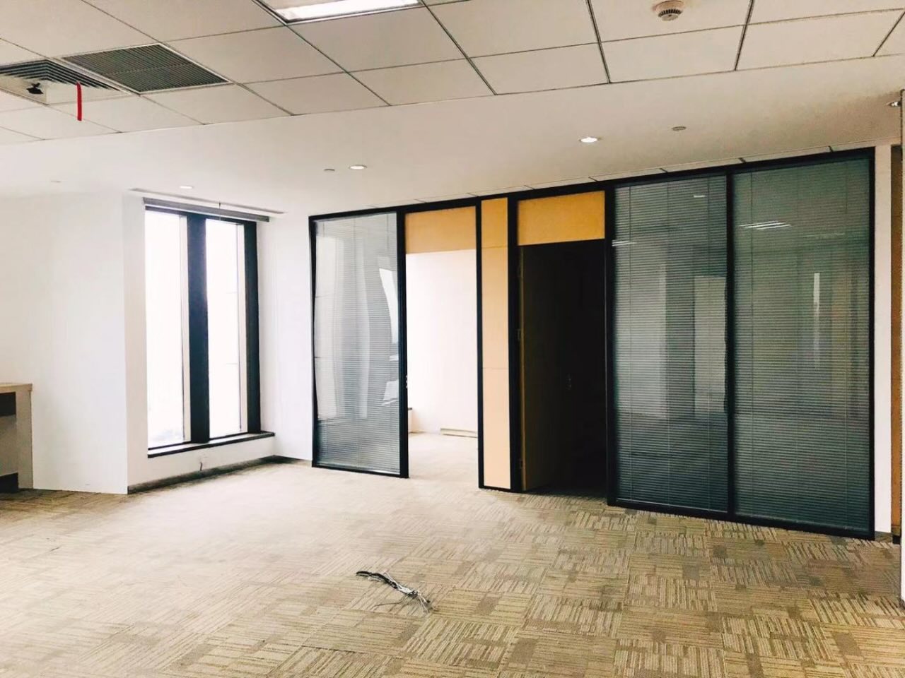 古北1699商业广场130平米办公室出租_5.30元/m²/天