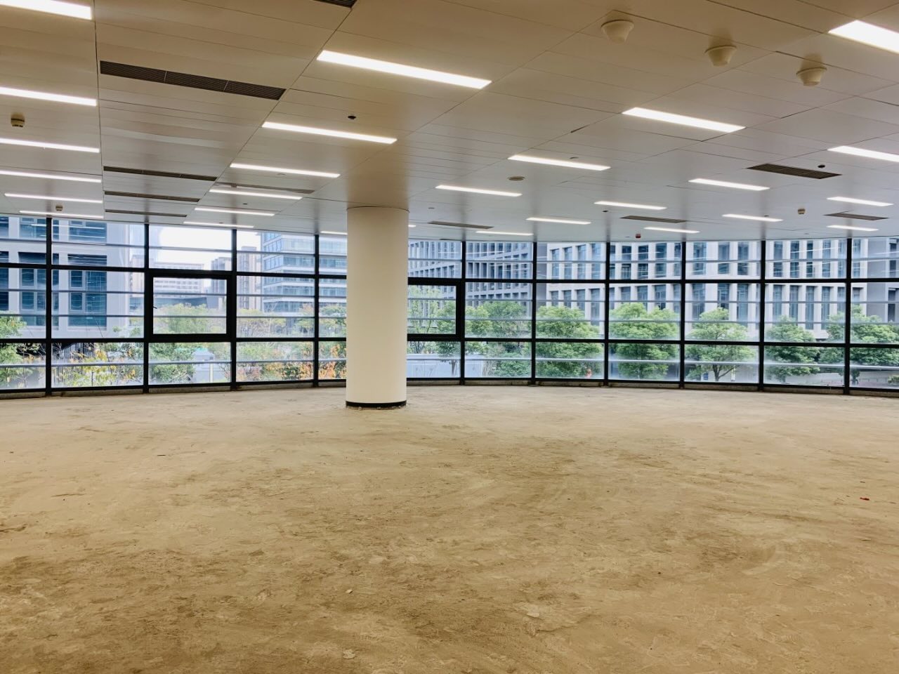 虹桥阿里中心368平米办公室出租_3.50元/m²/天