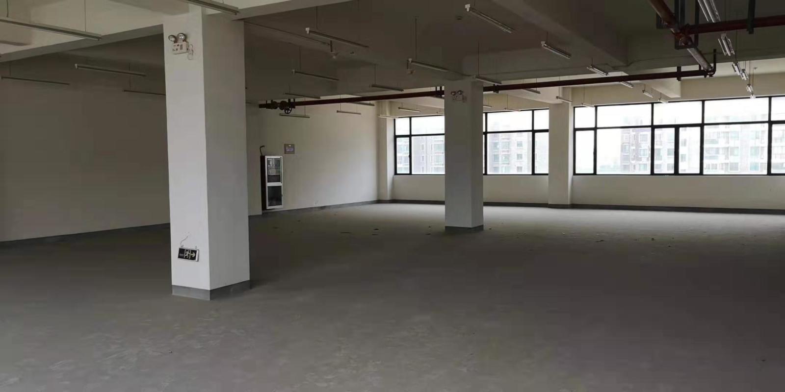 现代城市购物花园405平米办公室出租_2.80元/m²/天