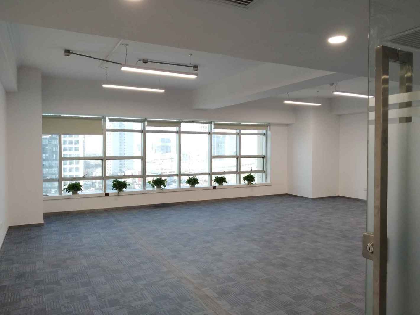 鸿运大厦83平米办公室出租_3.50元/m²/天