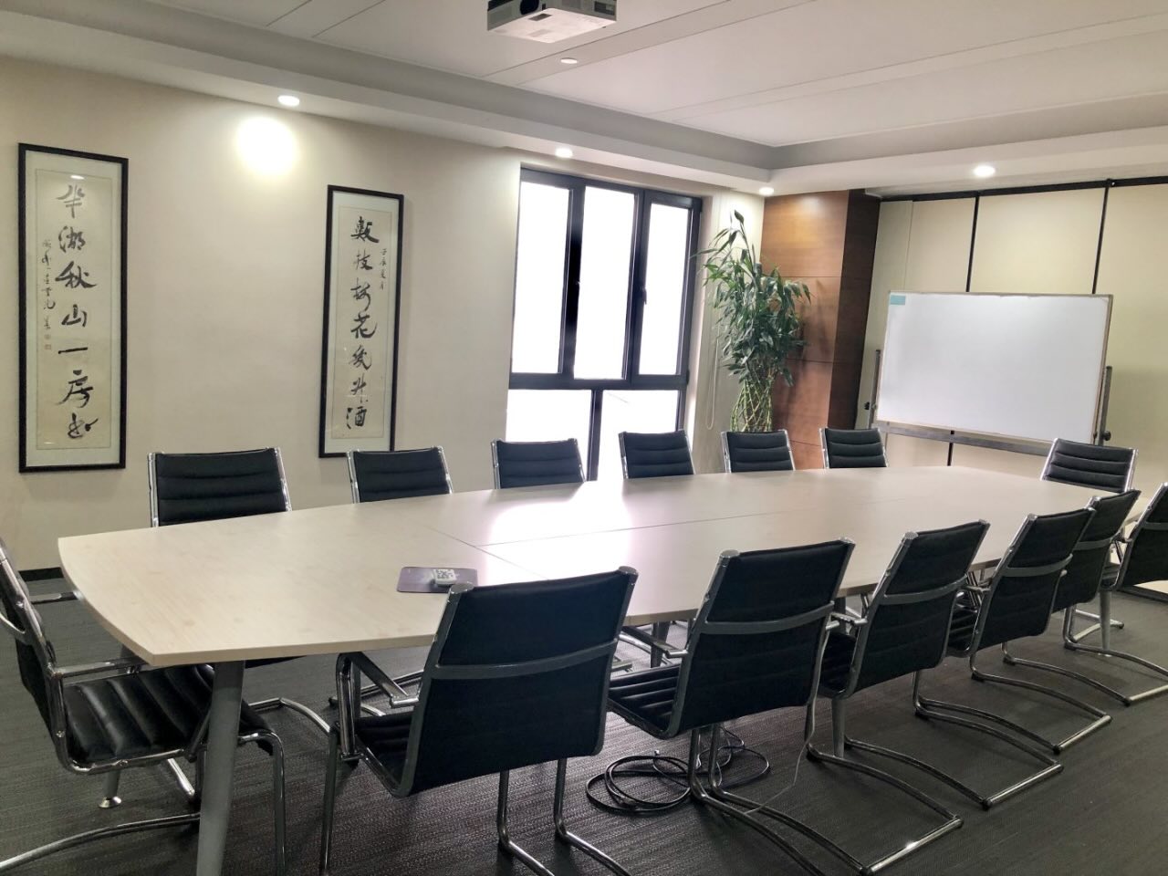 经纬国际大厦97平米办公室出租_5.00元/m²/天