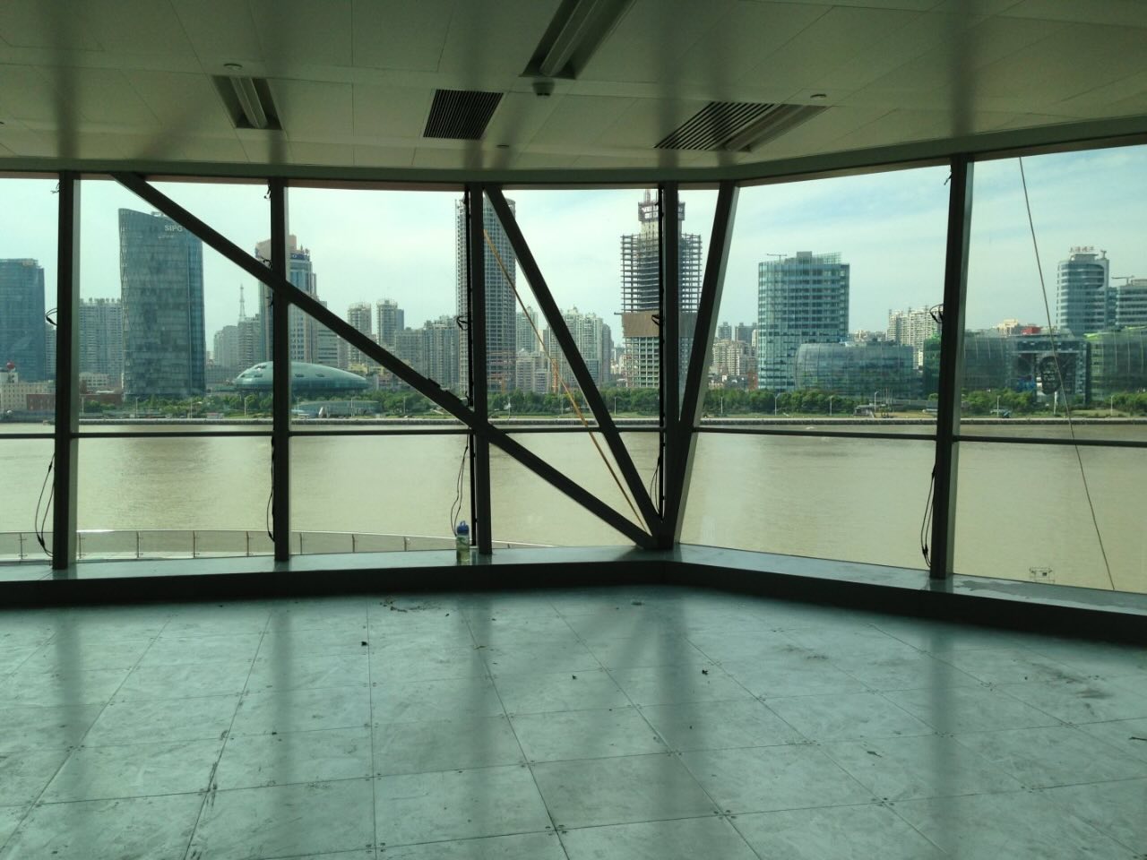 浦东 中国金融信息中心 690平米 简装修