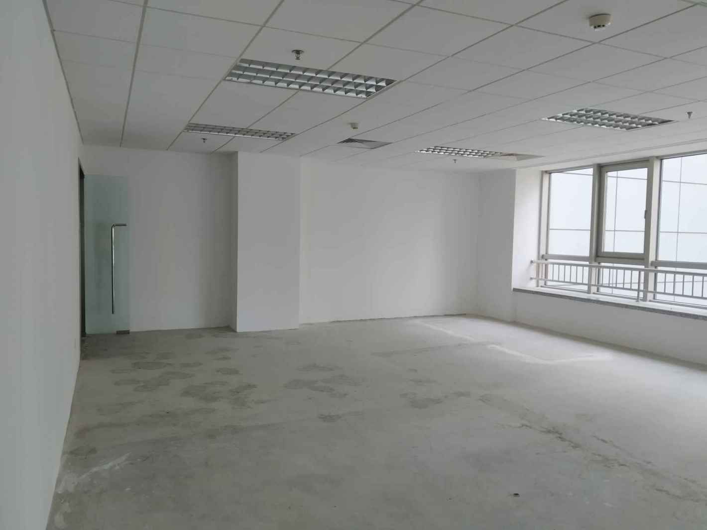 新城市中心广场105平米办公室出租_3.80元/m²/天