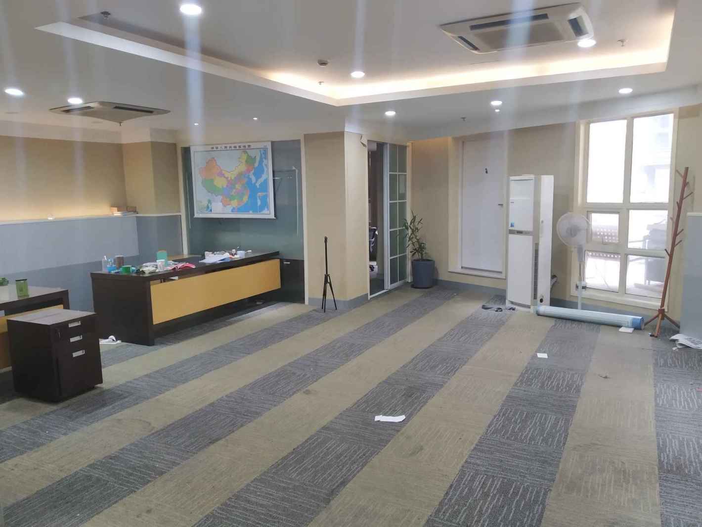 名仕街创意园区新静安（闸北） 名仕街创意园区 330平米 中等装修