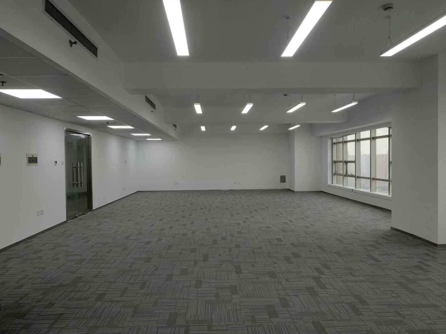 鸿运大厦258平米办公室出租_3.80元/m²/天