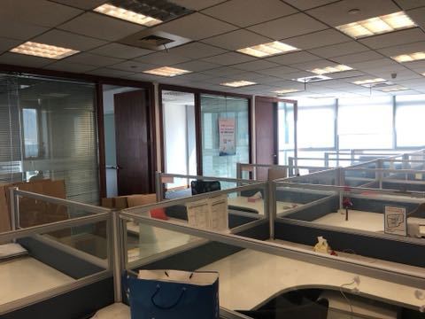 绿洲中环中心327平米办公室出租_3.60元/m²/天
