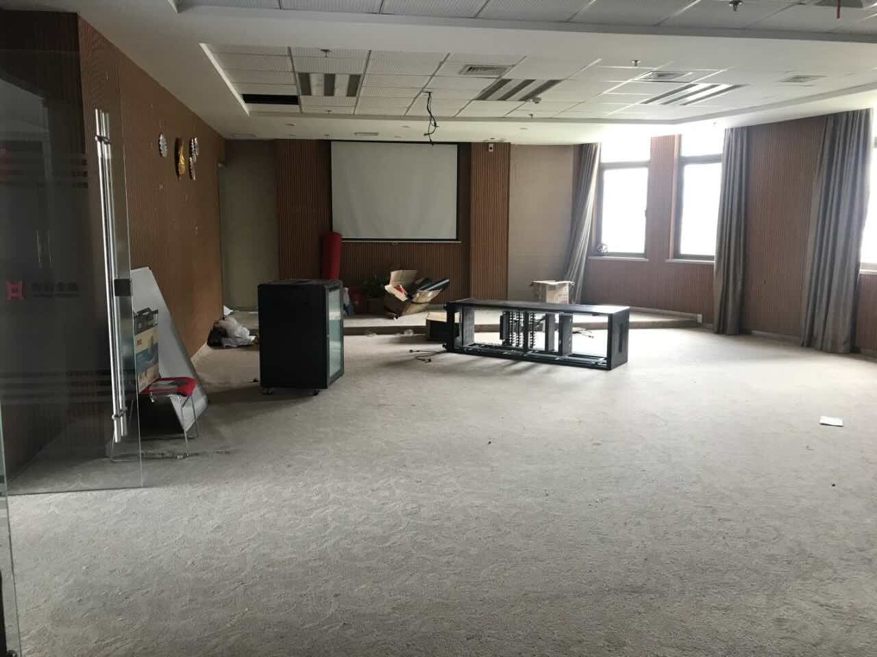 建工688大厦建工大厦，整层1100平米带装修带露台，房型方正