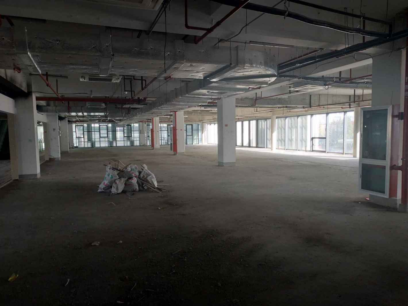 华大科技楼普陀 华大科技楼 2000平米 毛坯
