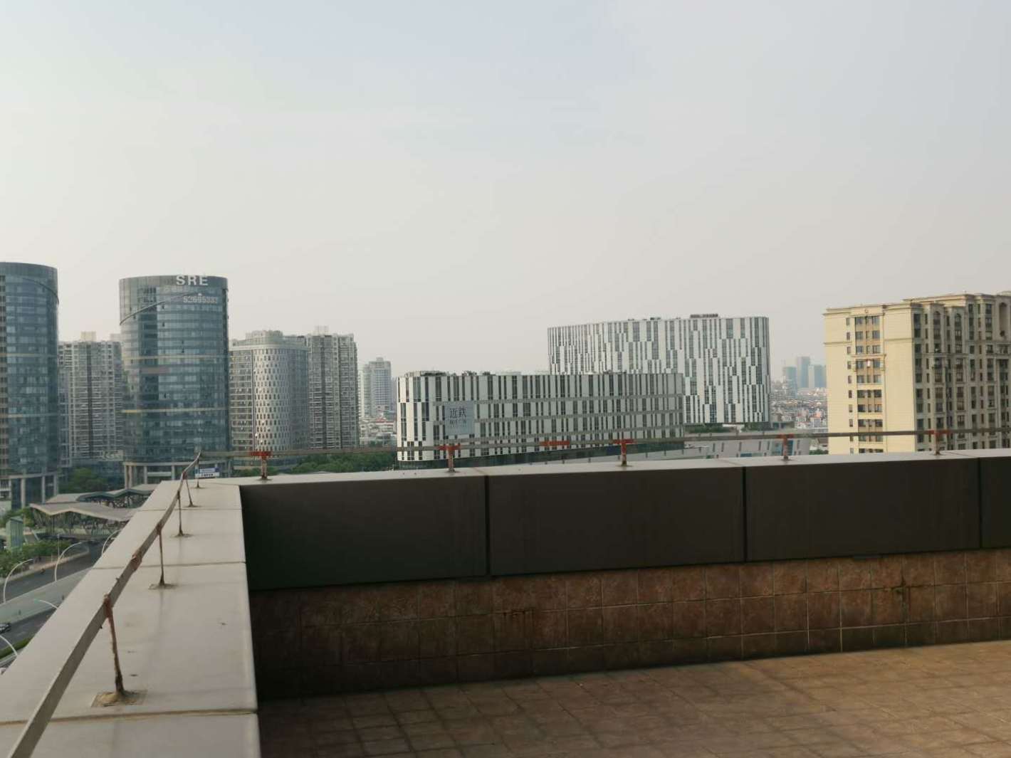 臣风大厦中环地铁口，臣风大厦，独立园区，带露台，整层1100平出租！