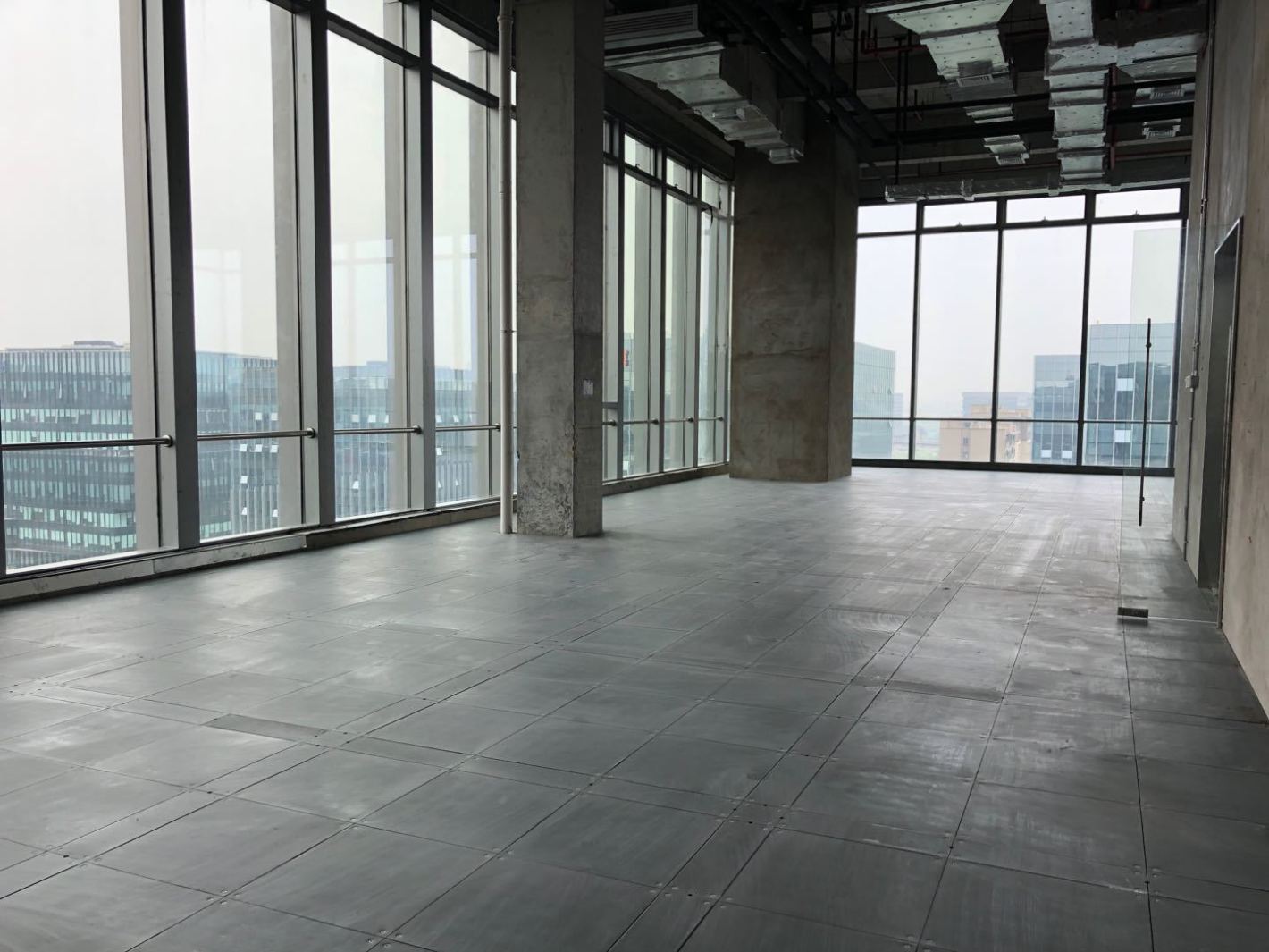 虹桥中骏广场334平米办公室出租_5.00元/m²/天
