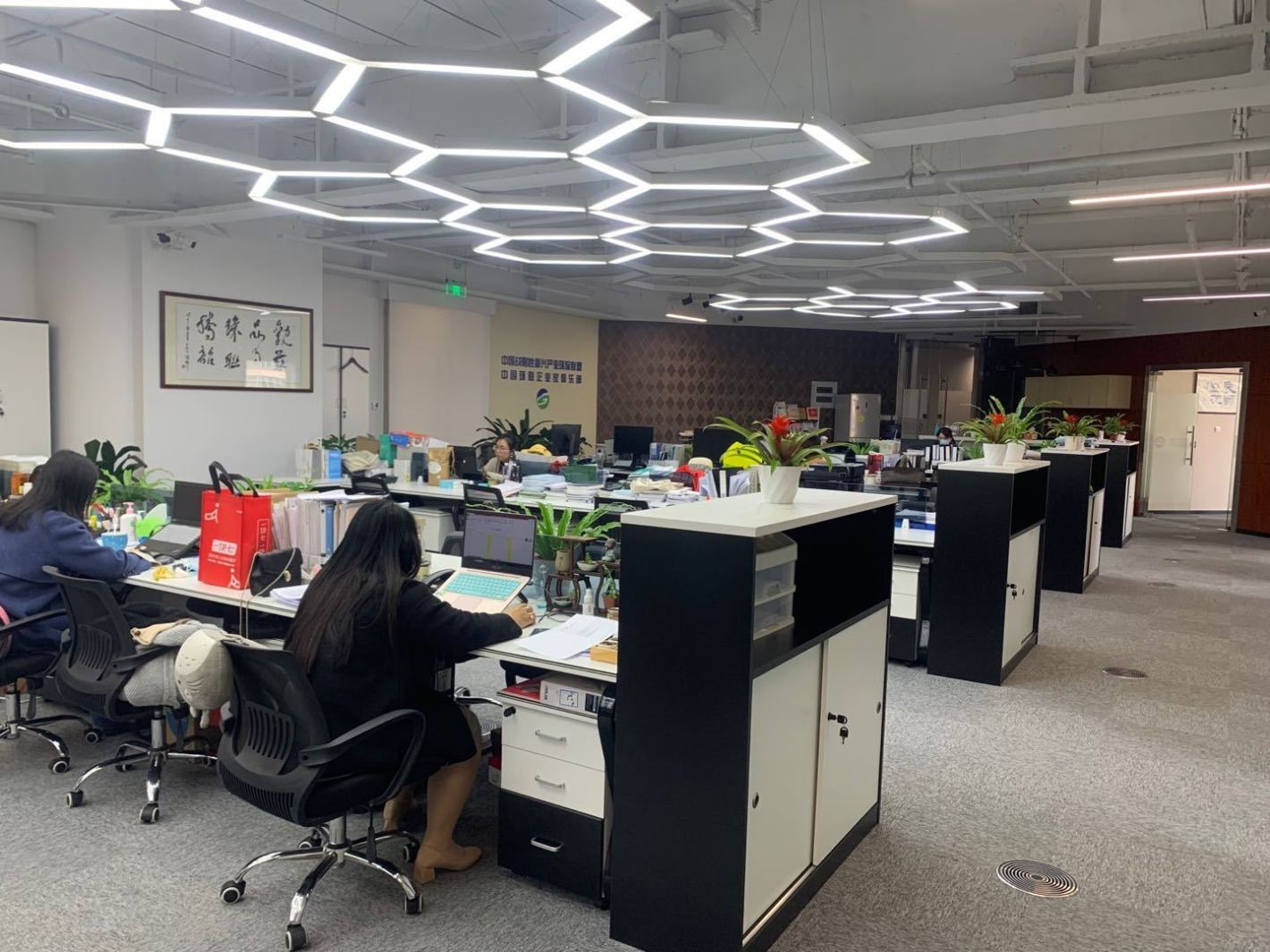 诺亚财富中心（虹桥新地中心）长宁 诺亚财富中心（虹桥新地中心） 380平米 简装修